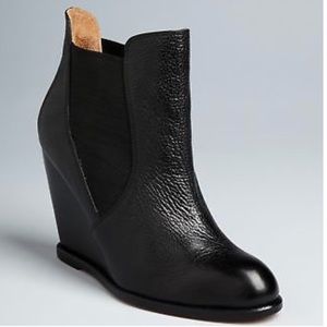 CORSO COMO Black Lexy Gored Wedge Booties Sz 9